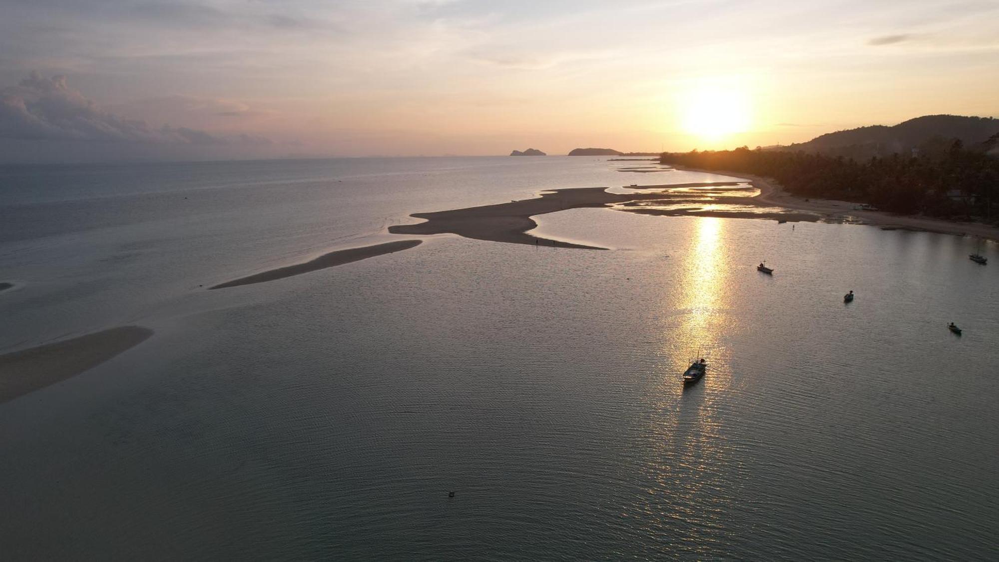 Blue Lotus Resort Baan Tai Eksteriør billede