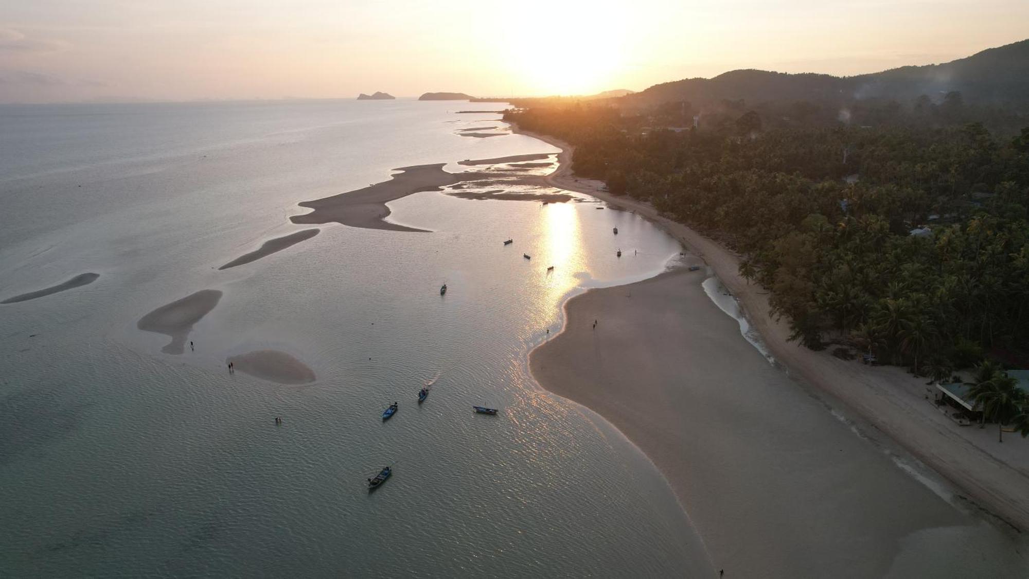 Blue Lotus Resort Baan Tai Eksteriør billede